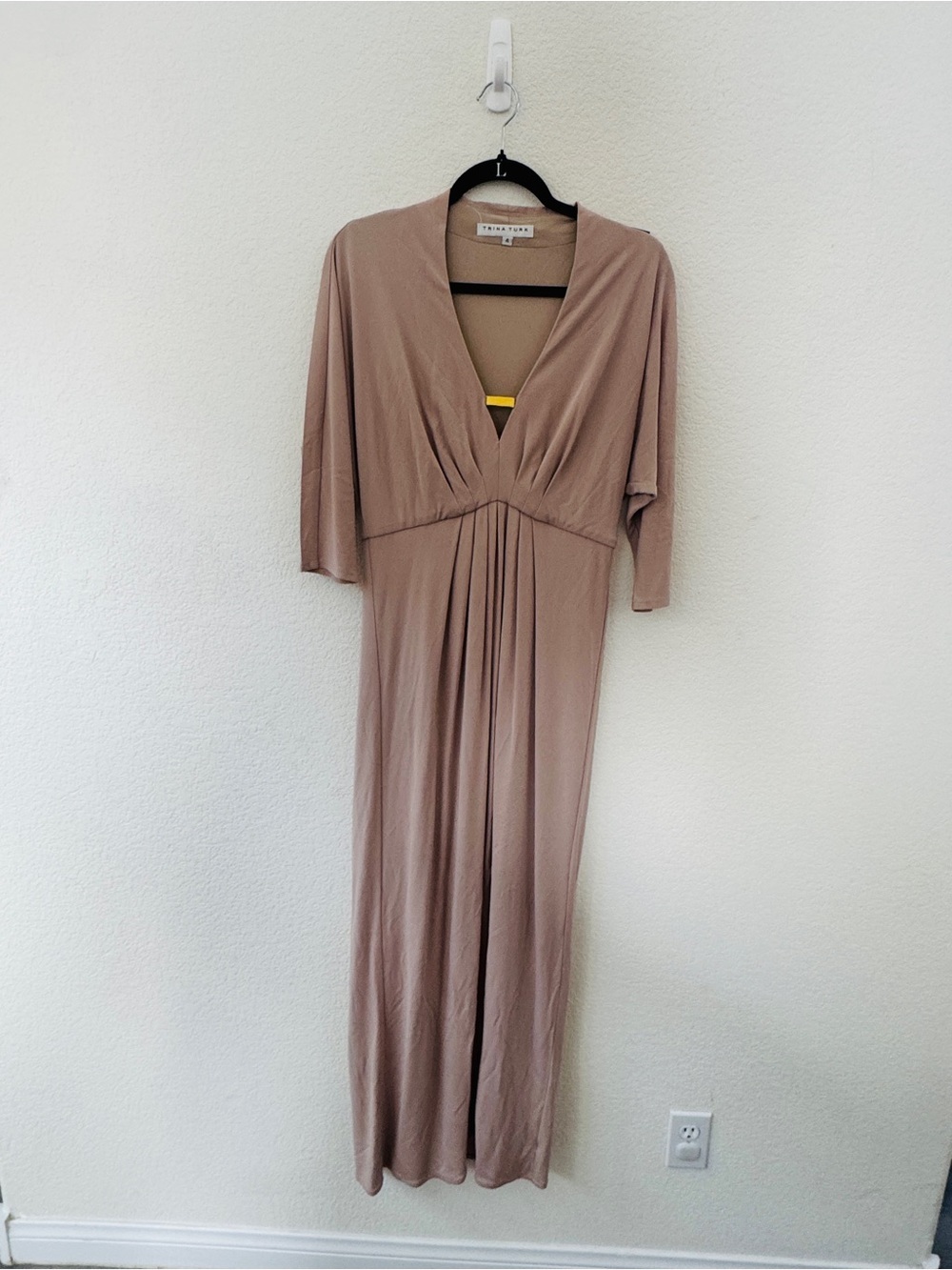 Trina Turk  Taupe Jersey Maxi Dress size 4, wedding, - Picture 2 of 6